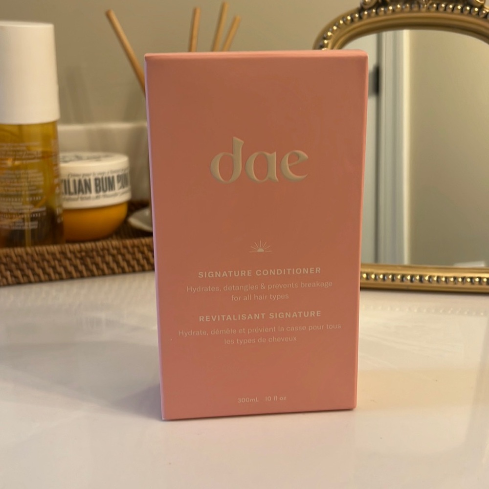 BRAND NEW NEVER OPENED Dae conditioner